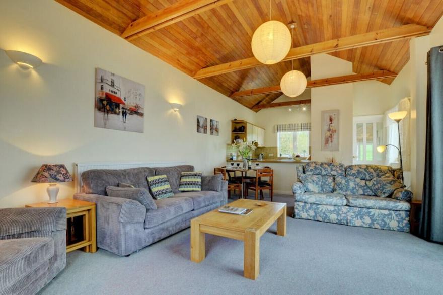 Haven Roof Terrace - Two Bedroom Apartment, Sleeps 4