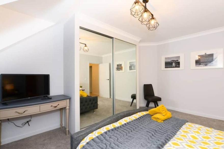 ⭐⭐⭐⭐⭐ Super Cool Apartment Parking, Netflix & WiFi