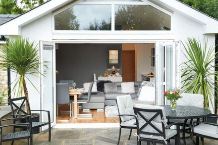 Nos Da is a contemporary cottage sleeping four offering the ideal tranquil escape in South Wales.