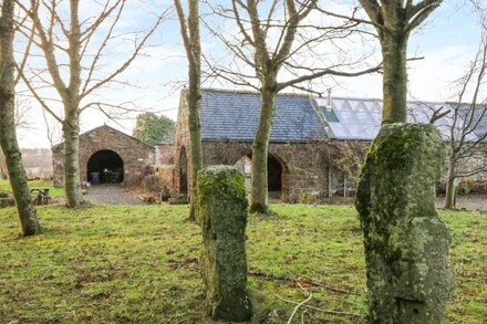 THE ORANGERY, pet friendly, character holiday cottage in Turriff