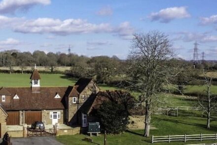 Stunning Coach House in Sussex