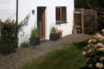 Rural home with sea views, near beach