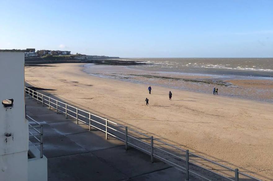 Trendy 3 Bed Apartment Close To Margate, Beach Bars And Restaurants