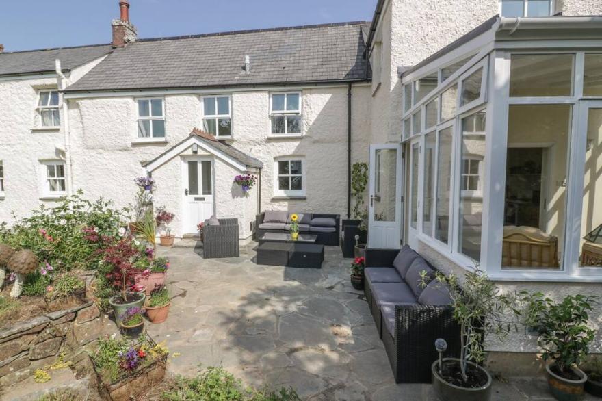 POLSTEIN, pet friendly, character holiday cottage in Threemilestone