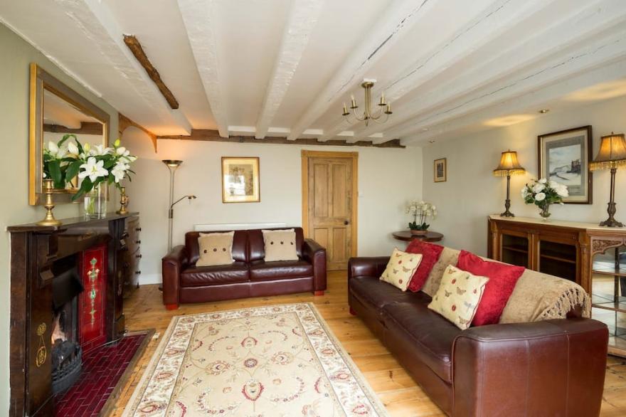 FORESTERS HOUSE, Pet Friendly In Whitby