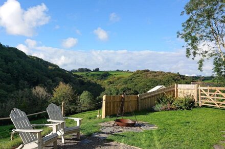 Romantic Shepherds Hut for couples fully en-suite near Exmoor and the Coast