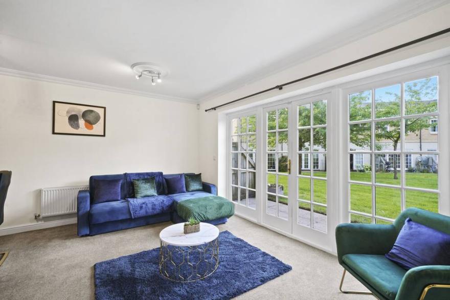 Sleek and Stylish House in Central York - Parking