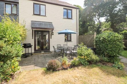 ROBINSWOOD, pet friendly, with a garden in Falmouth