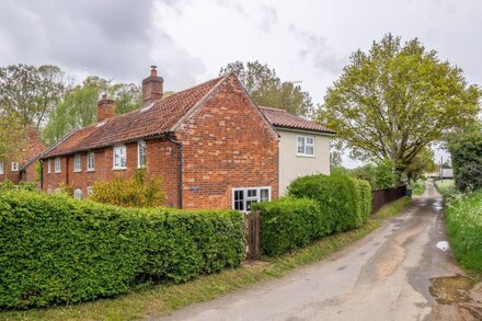 This lovely cottage is a short drive from the coast