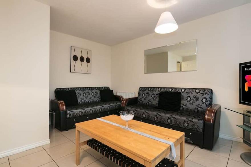Large group or Contractors Short Term Accommodation, Elizabeth street