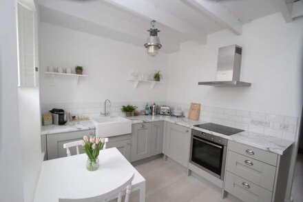 Stylish and cosy cottage in the centre of Mousehole close to the harbour