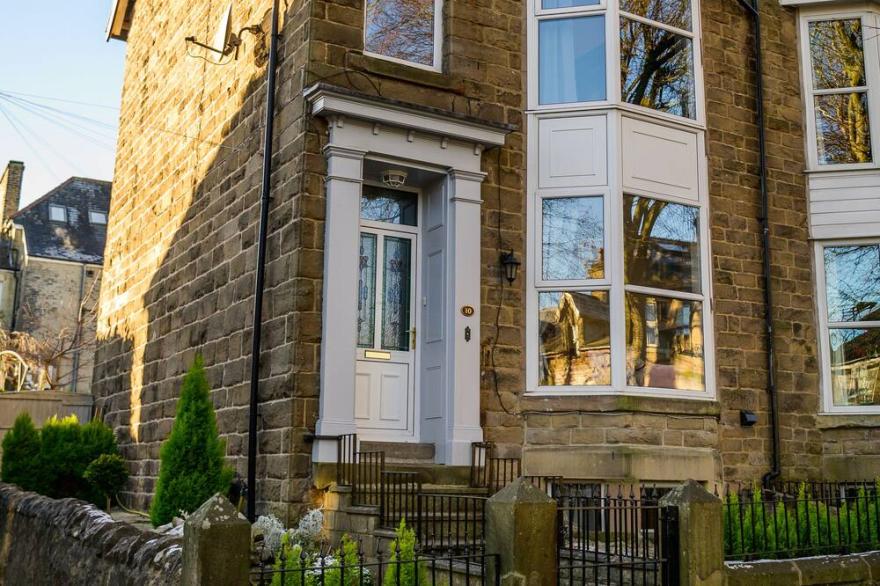 Luxurious 4 Bedroom Townhouse In Buxton