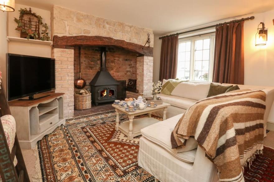 NORDEN HOUSE, pet friendly in Maiden Newton