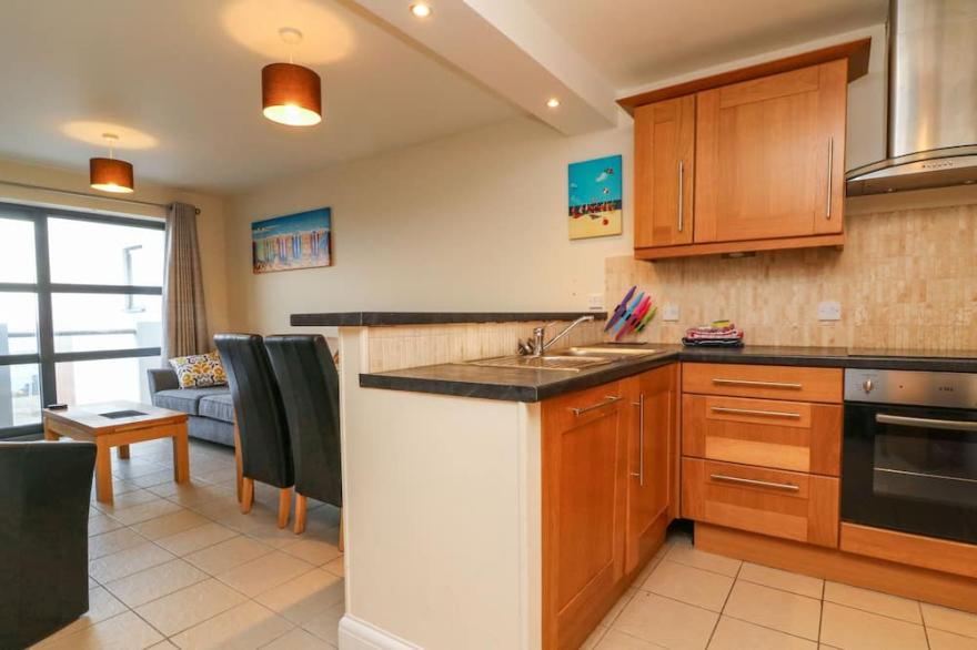1107 WESTBEACH RESORT, character holiday cottage in Westward Ho!