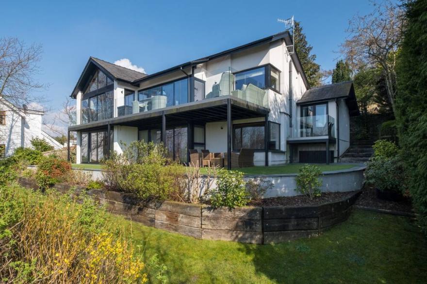 JASPERS RETREAT, pet friendly in Bowness-On-Windermere