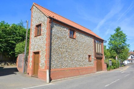 The Old Bakehouse - Two Bedroom House, Sleeps 4