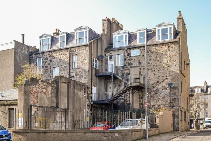 2 Bedroom Accommodation In Aberdeen