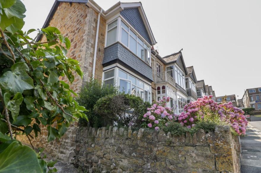 SEASCAPE, Pet Friendly, Luxury Holiday Cottage In Newquay
