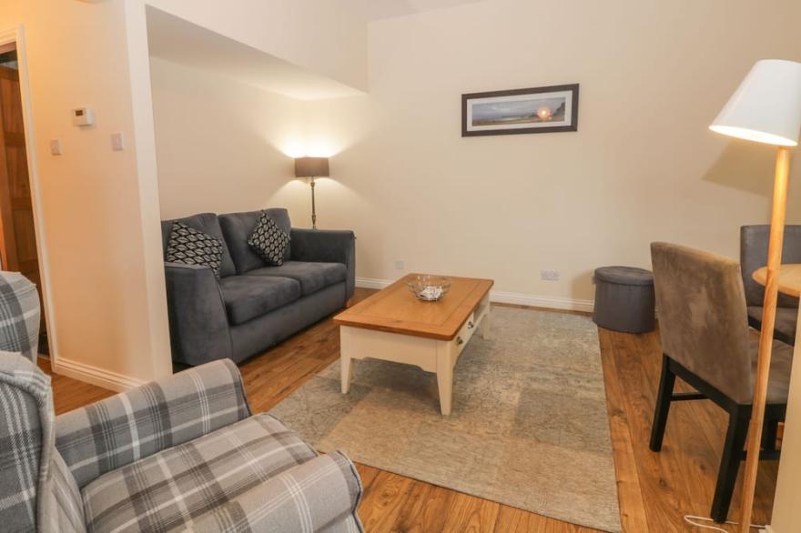 BUGLE, Pet Friendly, Country Holiday Cottage In Saltburn-By-The-Sea