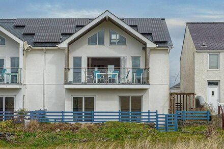 Pass the Keys | Celyn Y Mor Stunning Rhosneigr Family Beach House