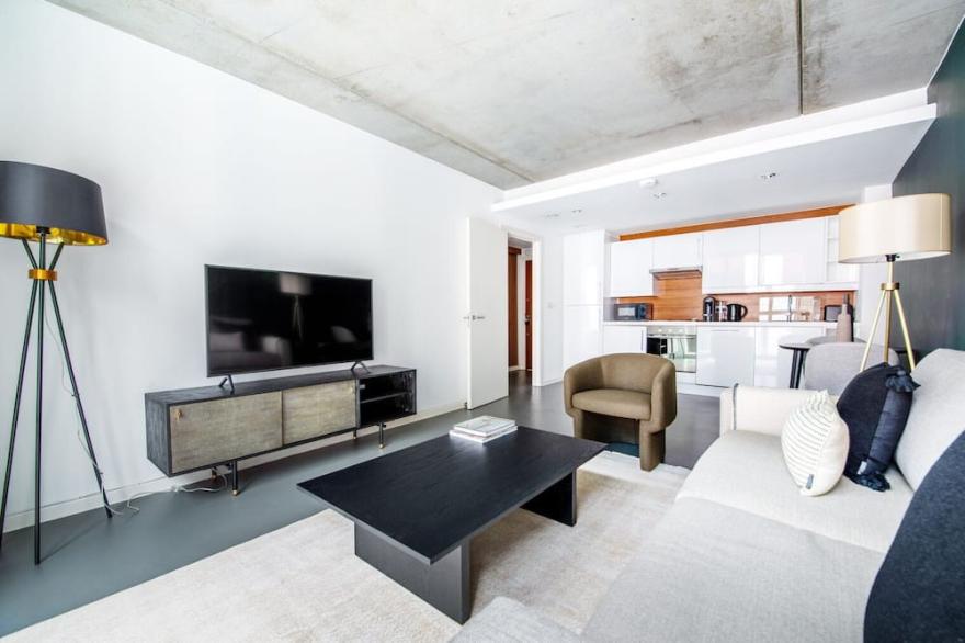 Modern Eco Friendely Shoreditch 1BR nr. Old Street, by Blueground