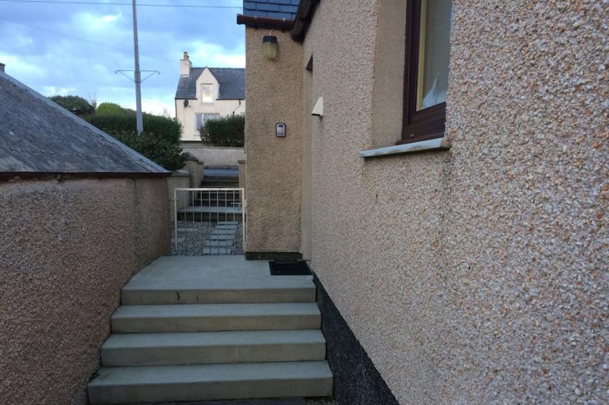 Detached 3 Bedroom Cottage 30 Minute Walk To Stornoway Town Centre