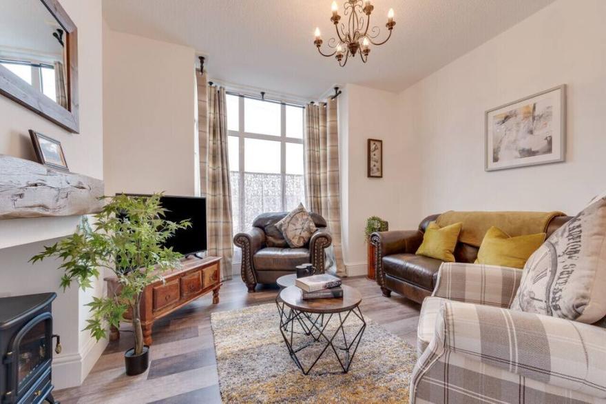 Walters Crescent - Two Bedroom House, Sleeps 4