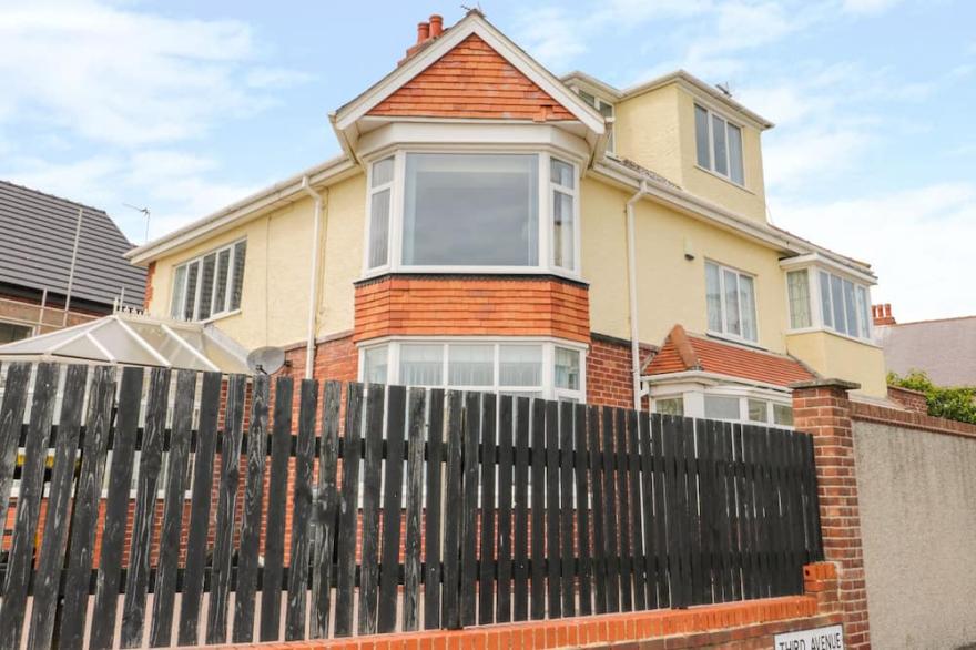 THE GANSEY GIRL, family friendly in Bridlington