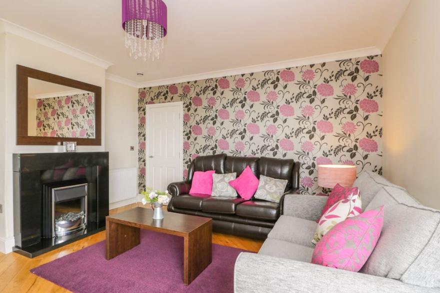 THE GANSEY GIRL, family friendly in Bridlington