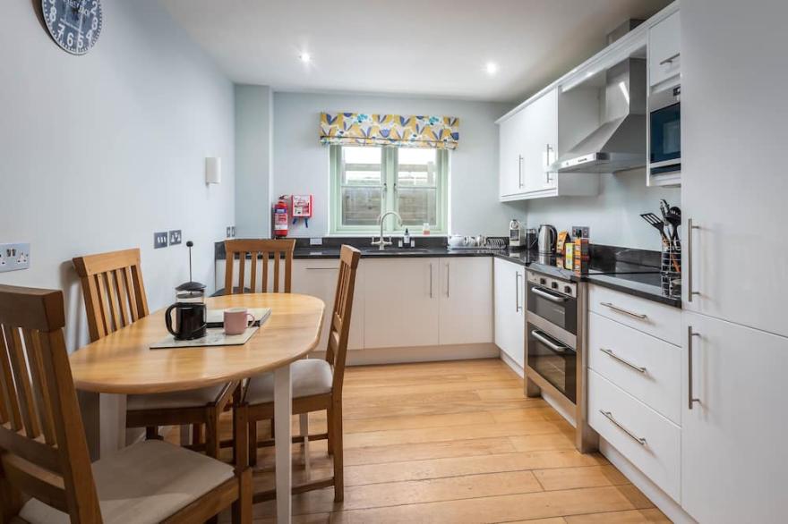 Chi An Mor - a lovely house with direct beach access & parking, simply amazing!