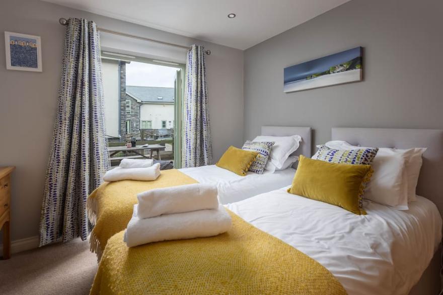 Chi An Mor - a lovely house with direct beach access & parking, simply amazing!