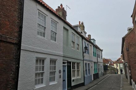 FOSSIL COTTAGE, pet friendly, with open fire in Whitby