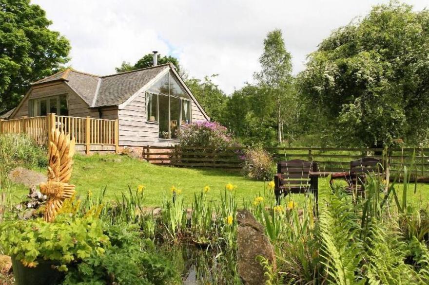 KIDCLEUGH HIDE, Pet Friendly, With Open Fire In Duns