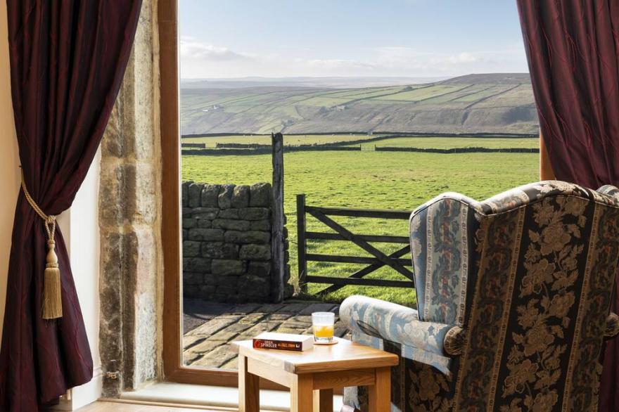 THE RETREAT, family friendly, luxury holiday cottage in Hebden Bridge