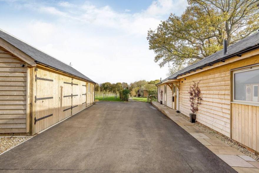 2 bedroom accommodation in Horsham