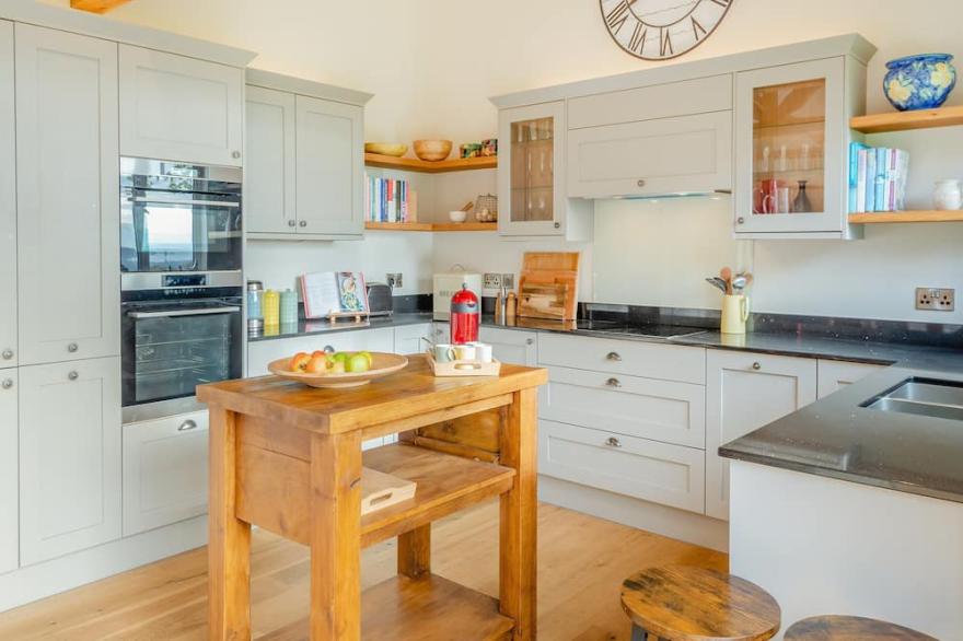 2 bedroom accommodation in Horsham