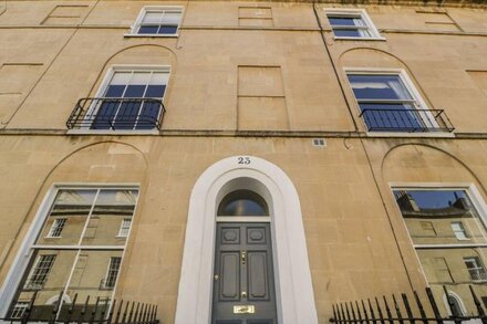 23 DANIEL STREET, pet friendly in Bath