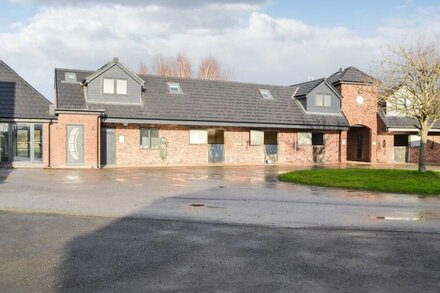 2 bedroom accommodation in Aike, near Driffield