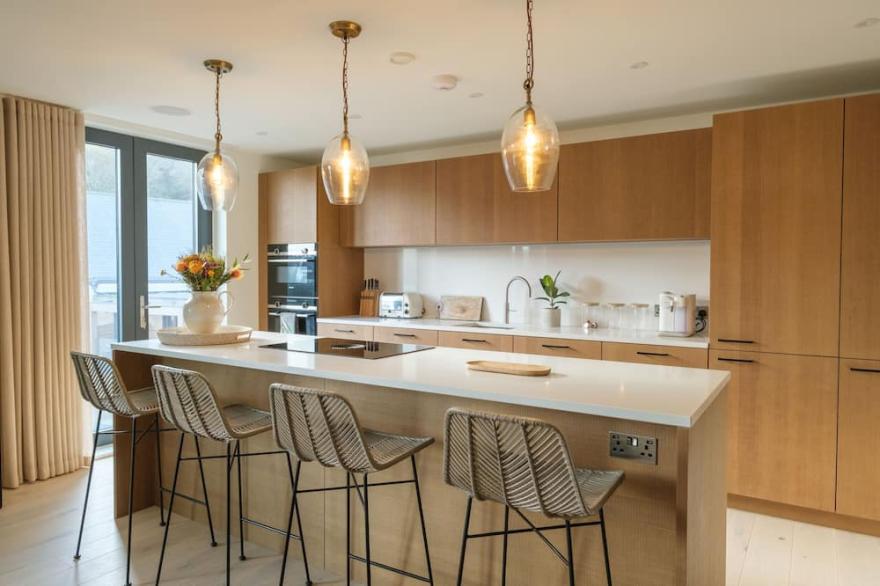 Luxury 3 bed beach chic apartment