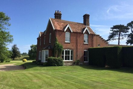 Bodham House - Six Bedroom House, Sleeps 12