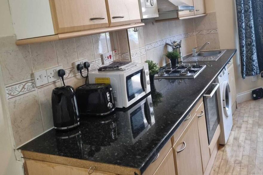 Flat 43E - Spacious Centrally Located One Bed