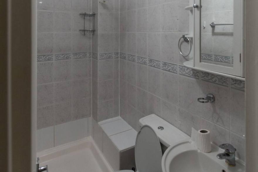 Flat 43E - Spacious Centrally Located One Bed