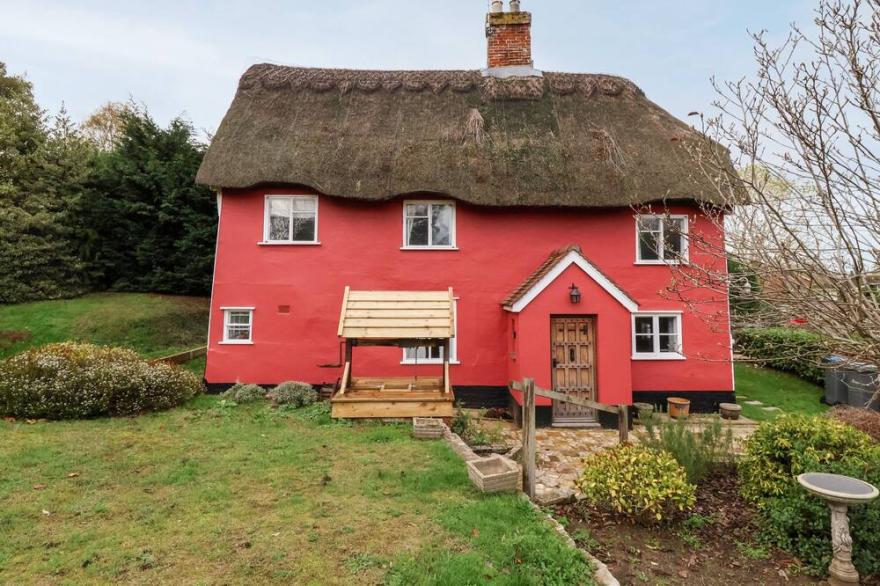 RHUBARB COTTAGE, Family Friendly, With A Garden In Woodbridge