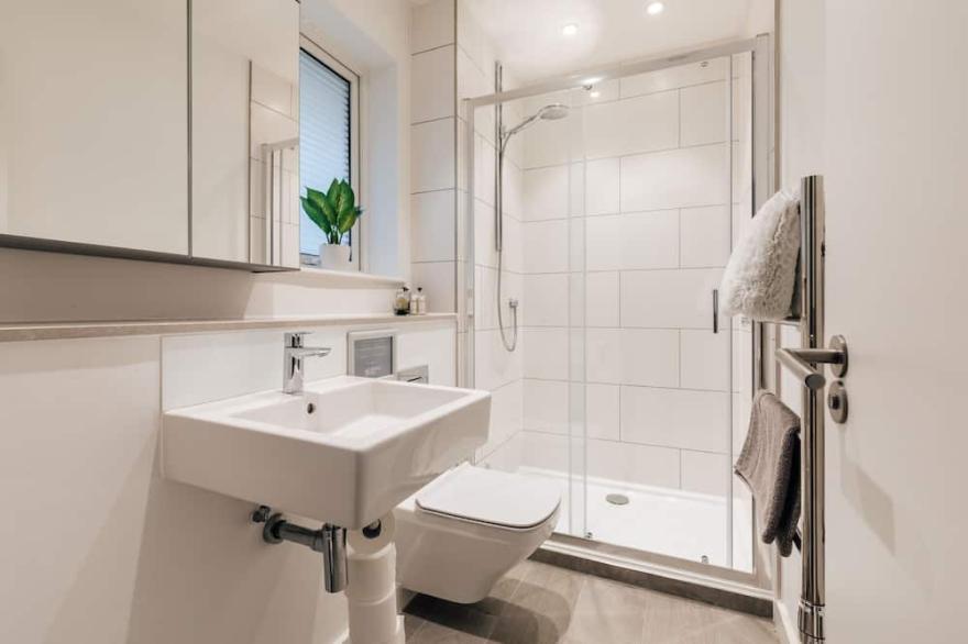 Spacious 2 Bed Apt with Stunning Views of Bath