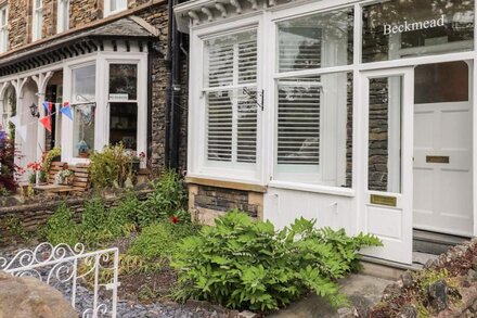 BECKMEAD, pet friendly, character holiday cottage in Windermere