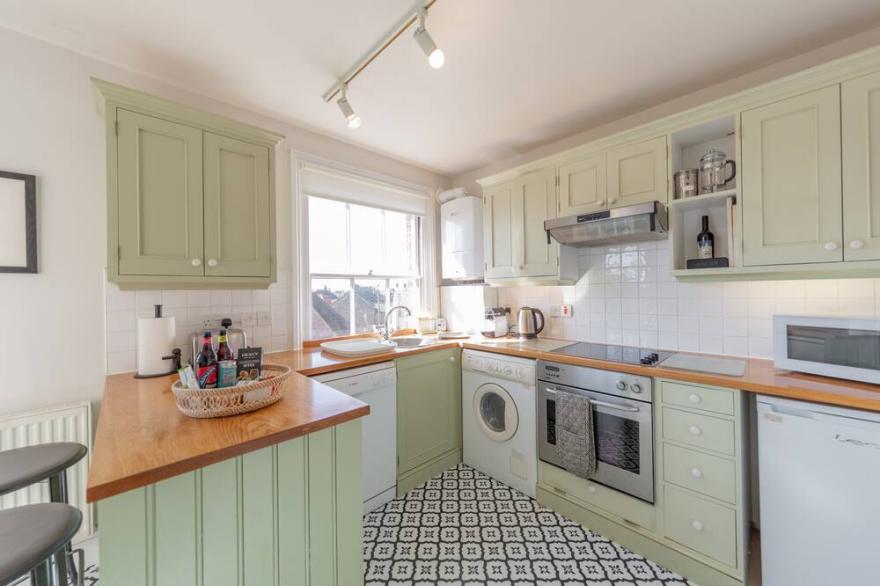 High View -  an apartment that sleeps 4 guests  in 2 bedrooms