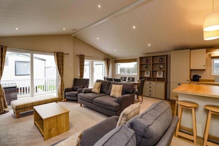 3 BEDROOM LODGE AT PEVENSEY BAY, family friendly in Pevensey Bay