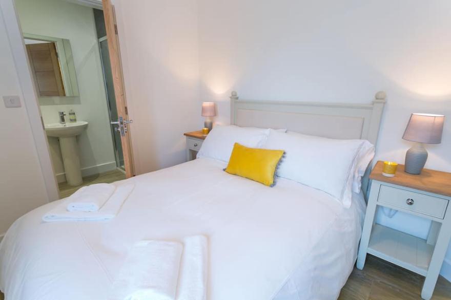 Bwncath -  a coastal that sleeps 6 guests  in 3 bedrooms