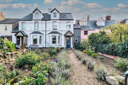 Discover Cotswolds I Port Meadow View near Oxford three bedroom holiday cottage