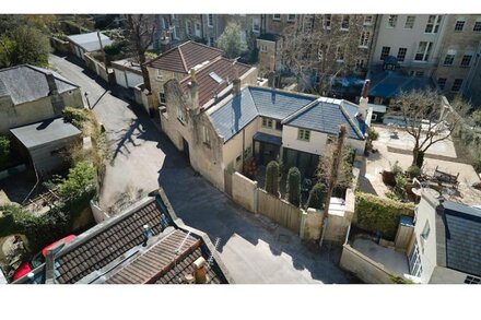 Pass the Keys | Oppulent Lansdown Crescent Mews House with Free parking